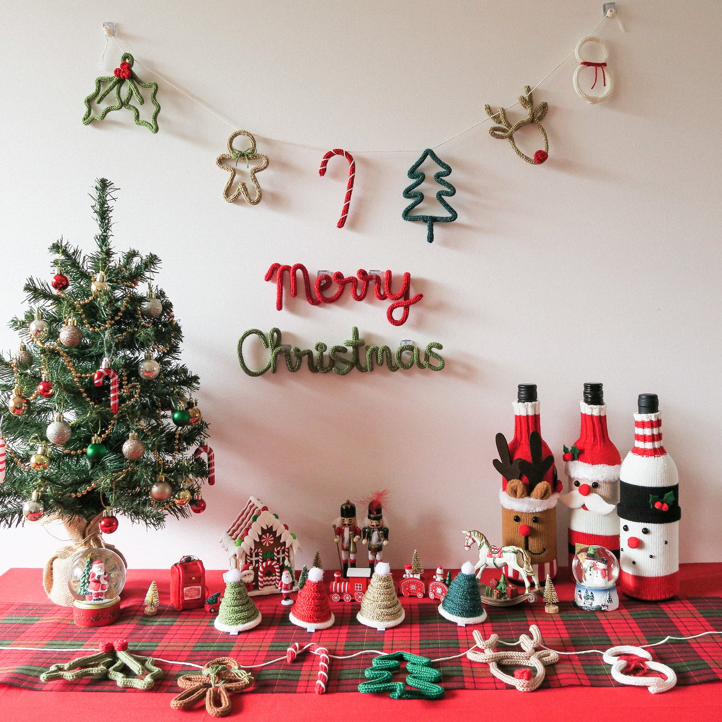 KNITTED CHRISTMAS WINE STOCKING