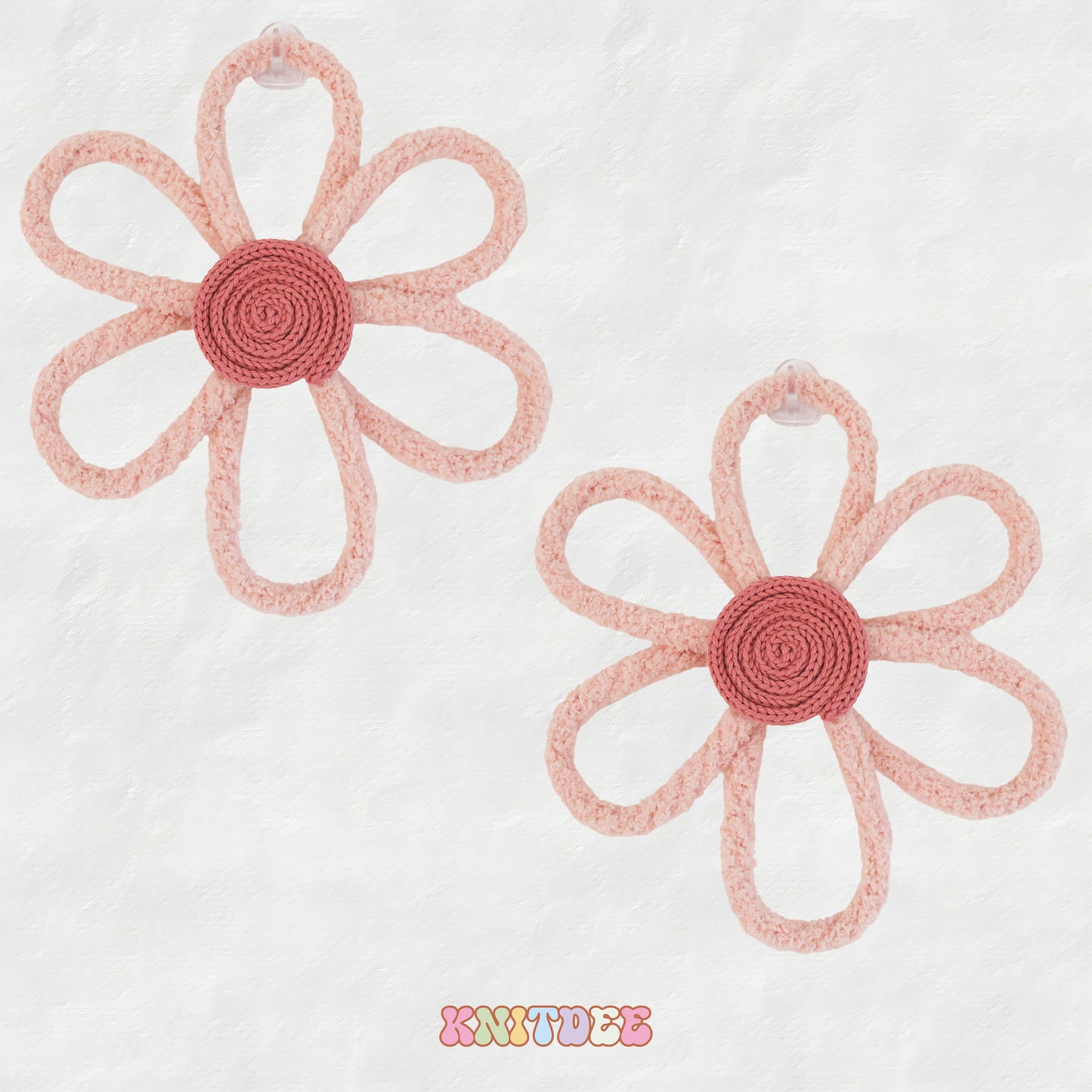 CLASSIC KNIT FLOWER
