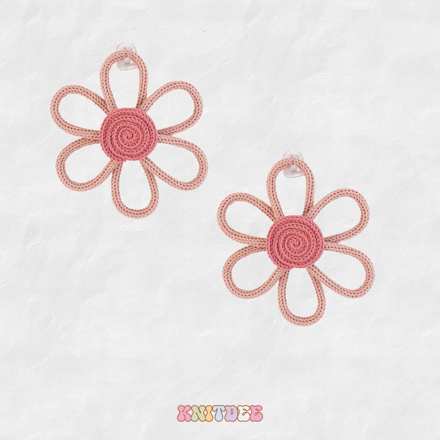 CLASSIC KNIT FLOWER