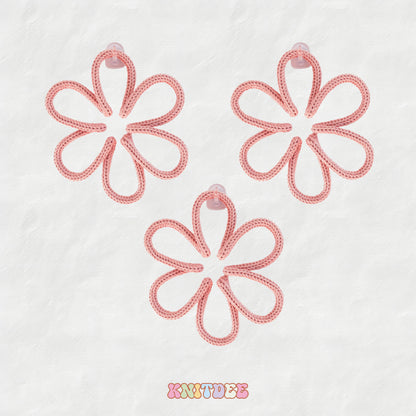 OUTLINE KNIT FLOWER